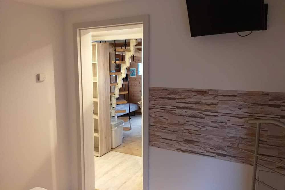 Vacation home with private heated pool in Rietz-Neuendorf, Oder - Spree region