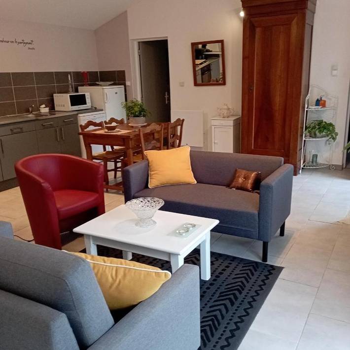 Location de vacances pour 4 personnes, avec terrasse et piscine à Saint-Martial-Viveyrol - 4