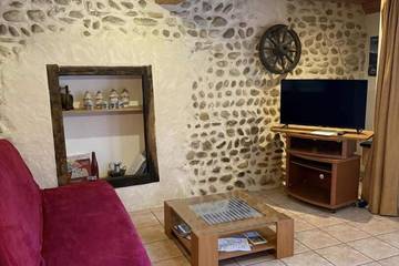 Gîte pour 4 personnes, avec jardin à Chazey-sur-Ain