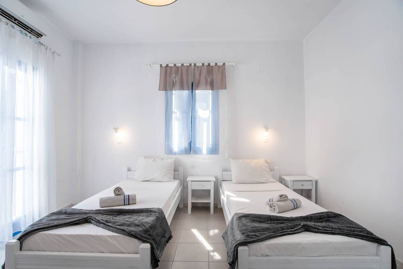 Economy Double Room 2 with Balcony and Air Conditioning in Perissa, Santorini
