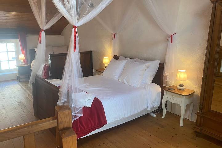 Gîte pour 6 personnes, avec piscine à Queaux - 3