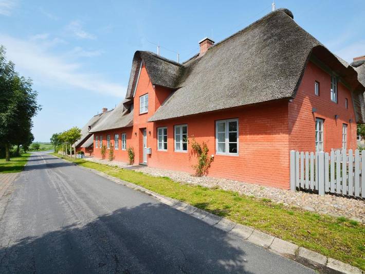 Ferienhaus für 11 Personen, mit Garten und Sauna, kinderfreundlich in Midlum - 3