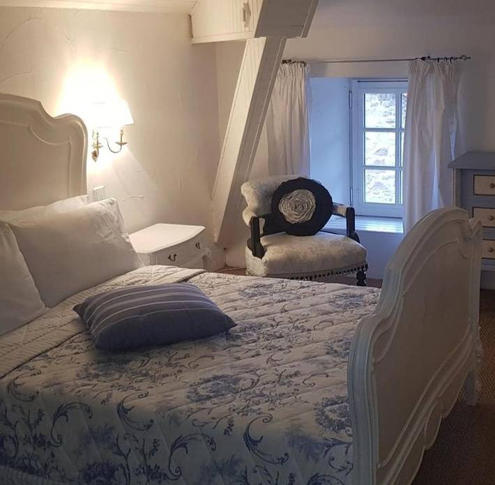 Location de vacances pour 6 personnes, avec piscine ainsi que vue et jardin dans Gorre - 4