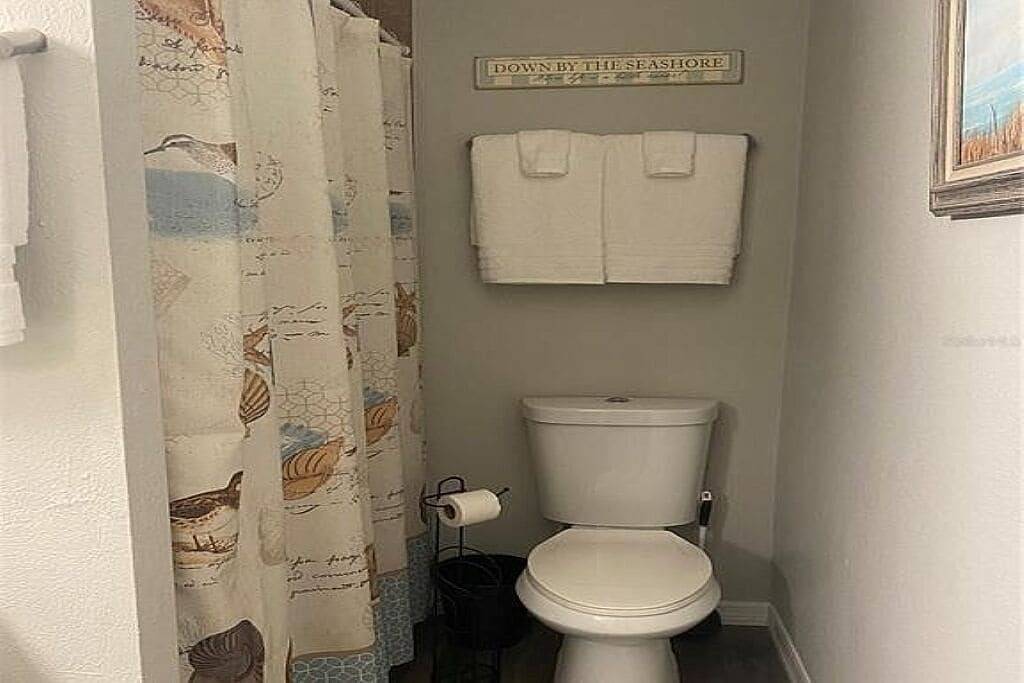 Fully remodeled, adorable coastal canal house on a spacious corner lot. in Hudson, Pasco County