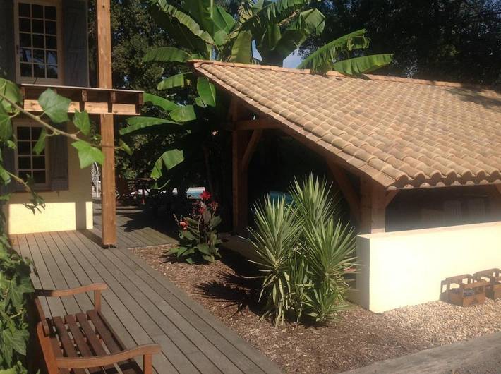 Location de vacances pour 16 personnes, avec piscine ainsi que vue et jardin à Galgon - 4