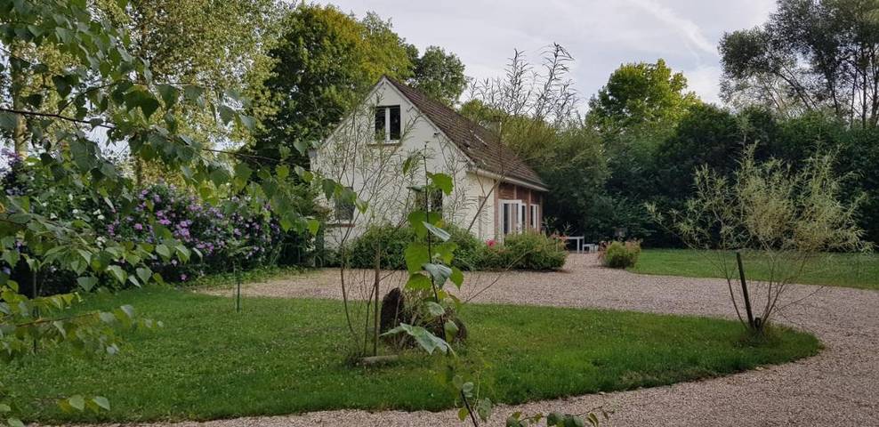 Location de vacances pour 4 personnes, avec Terrasse ainsi que Jardin et Vue à Liancourt-Saint-Pierre