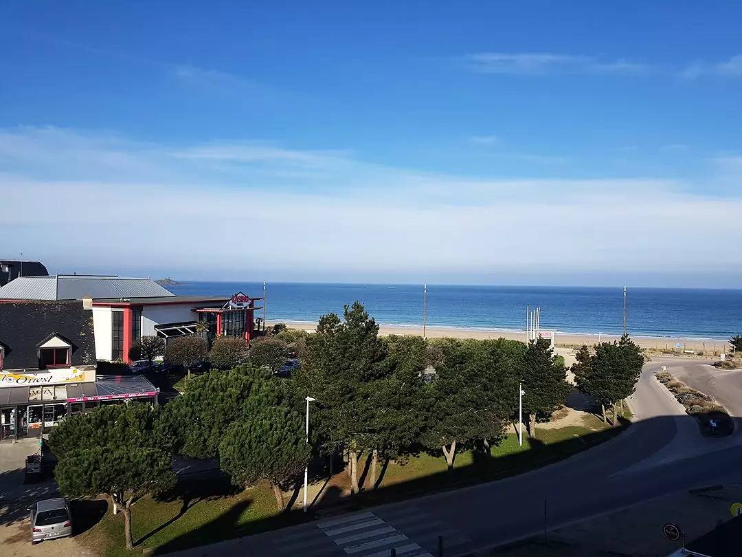 Geheel appartement, 107 - Appartement in Sables-D'Or met uitzicht op zee in Fréhel, Dinan en omgeving