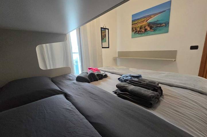 Ganze Wohnung, Apartment with swimming pool and large terrace a few steps from the sea, pets allowed in San Salvo Marina, Vasto