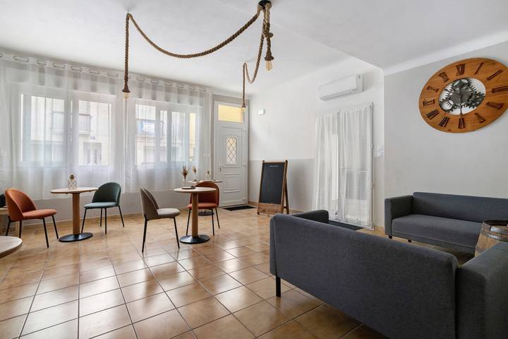 Chambre 'Terracota' avec jardin partagé et Wi-Fi in Elne, Côte d'Améthyste
