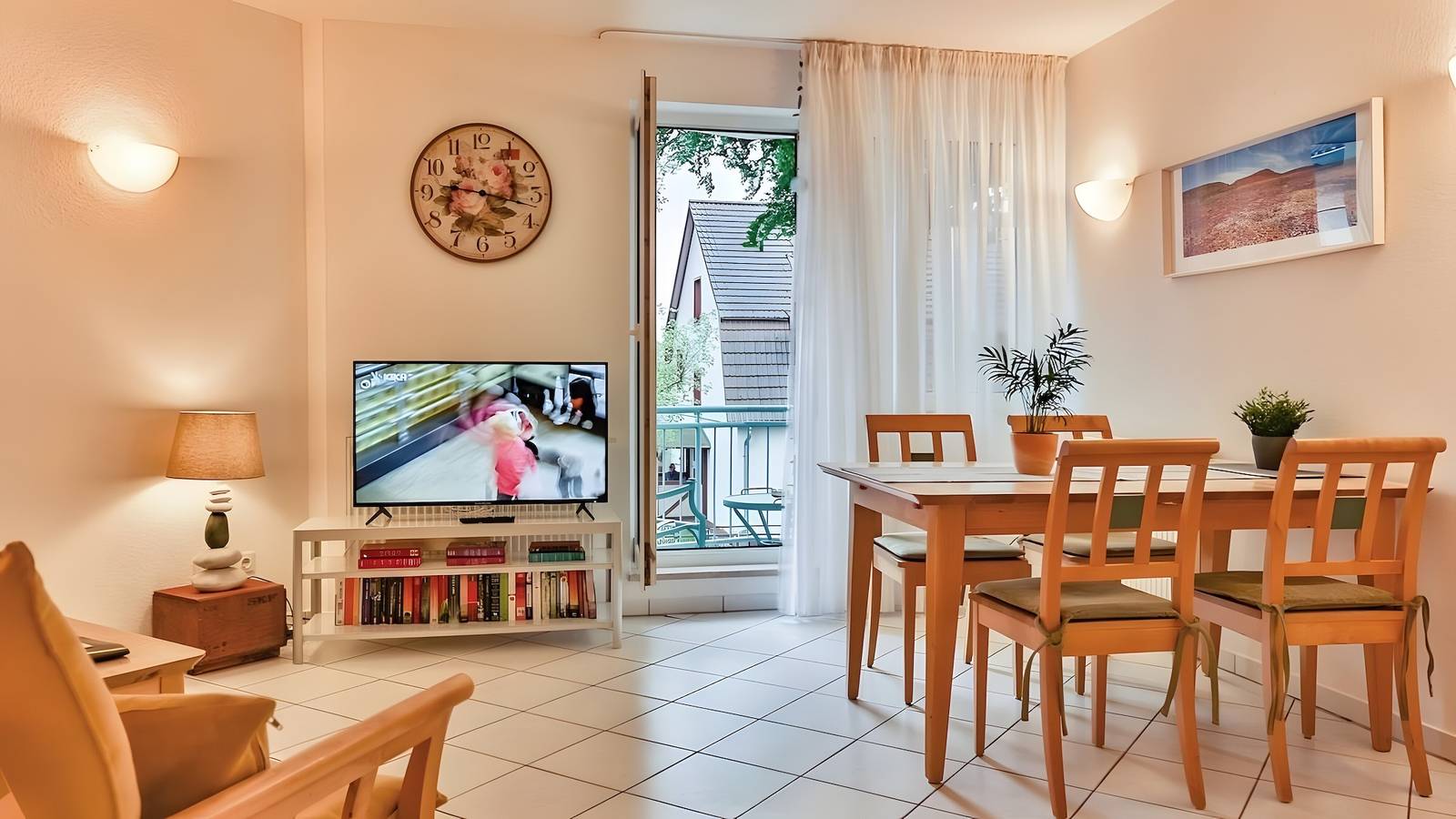 Ganze Wohnung, Ferienwohnung Ostseerose mit Balkon und Wlan in Strand Zempin, Zempin