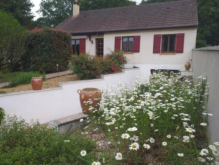 Location de vacances pour 6 personnes, avec jardin à Saint-Amand-en-Puisaye