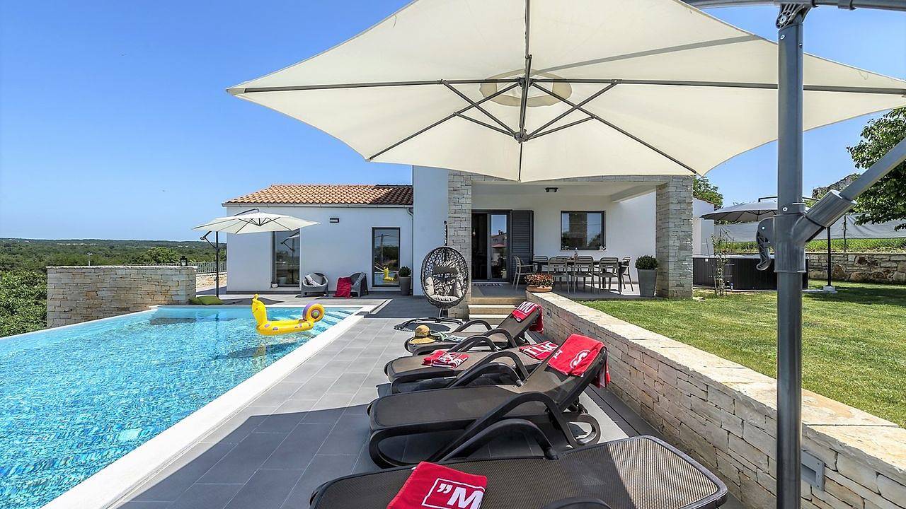 Villa für 8 Personen (400 m²) in Sveti Lovreč Pazenatički in Selina, Zentralistrien