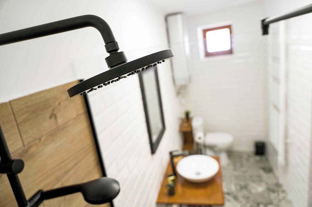 Ferienhaus mit Sauna, Whirlpool, Klimaanlage und großem Garten in Komitat Neuburg