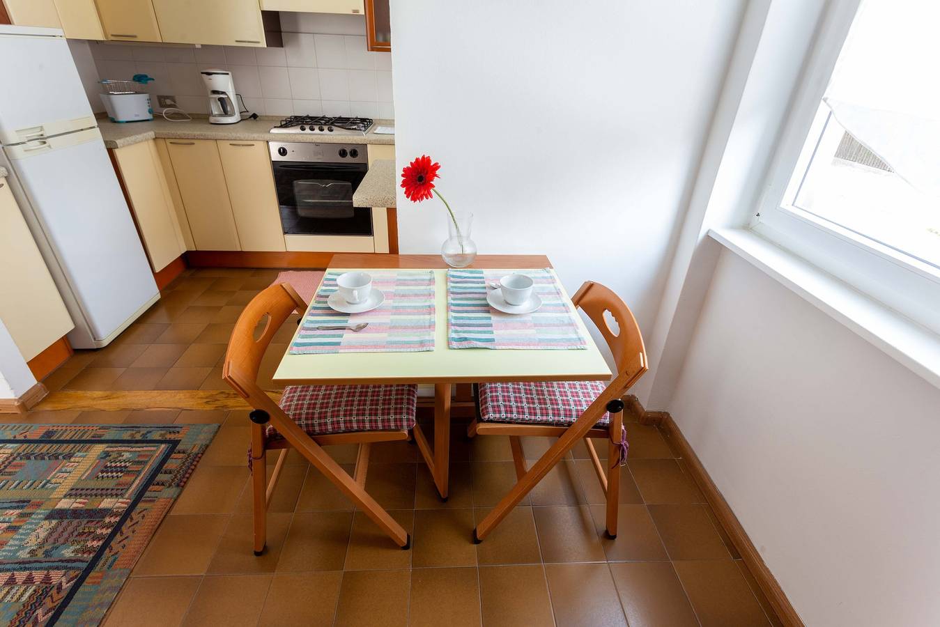 Appartement 'More A Due Passi Dal Lago' met Bergzicht en Balkon, foto 6