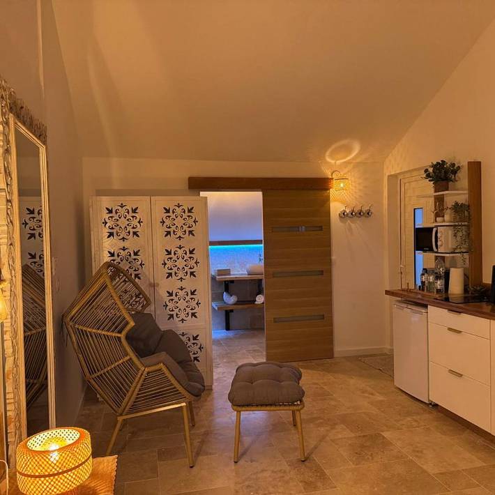 Gîte pour 3 personnes, avec vue ainsi que jardin et terrasse dans Le Guillaume - 3