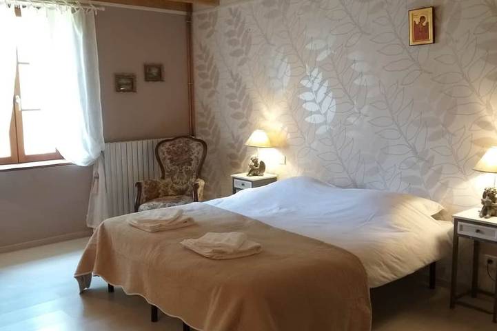 Location de vacances pour 28 personnes, avec jardin dans Lys-Saint-Georges - 2