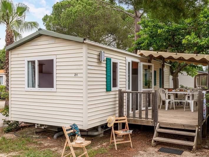 Camping pour 4 personnes, avec Terrasse et Piscine en Corse - 2