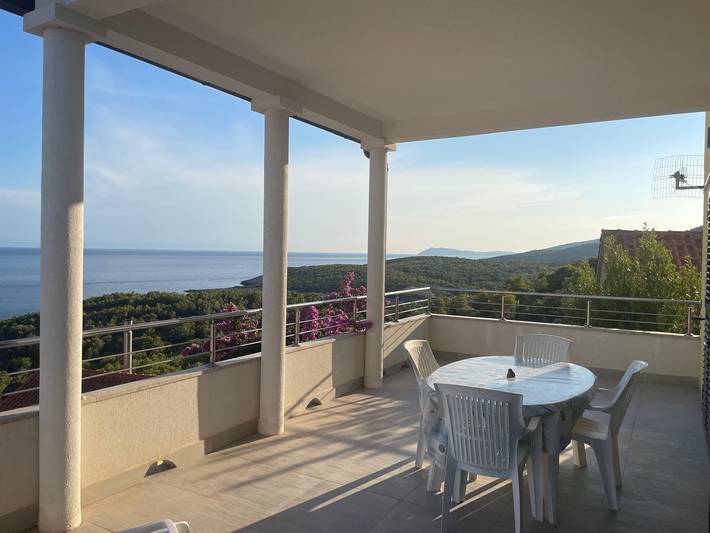 Ferienwohnung für 4 Personen, mit Balkon und Garten sowie Meerblick, kinderfreundlich auf Vis