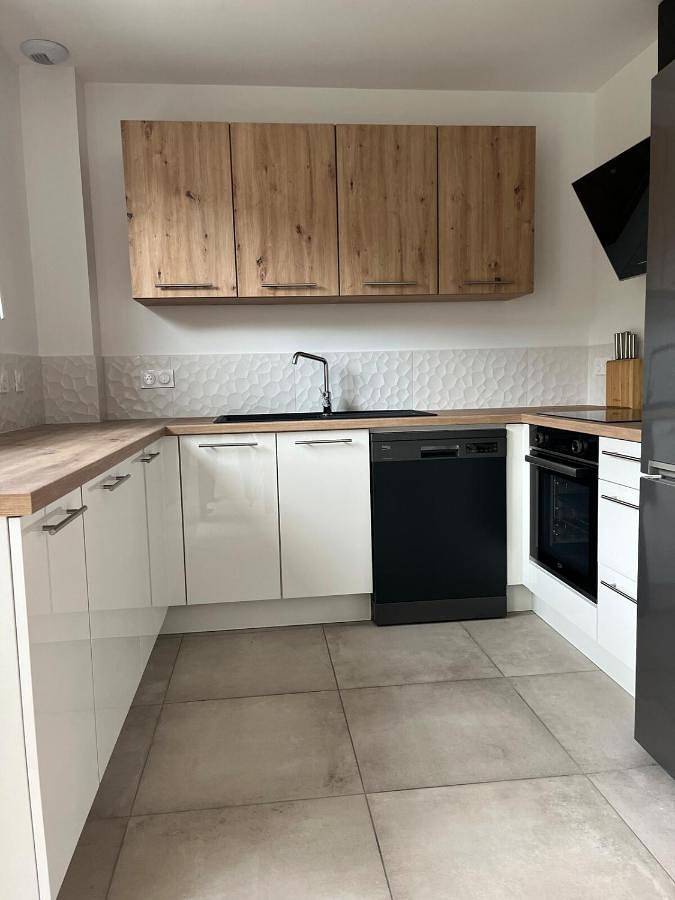 Appartement entier, Three-Bedroom Apartment in Arnage, Sarthe