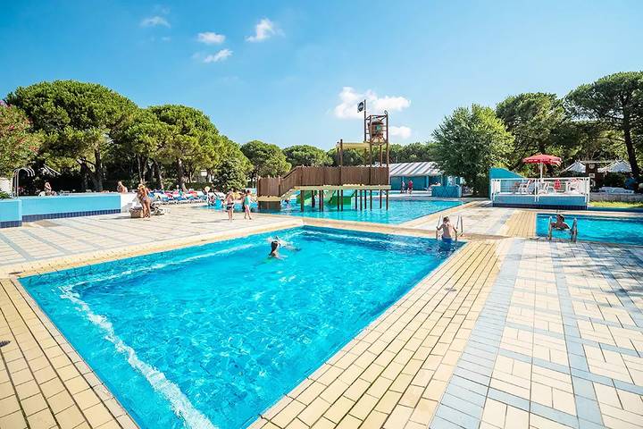 Camping für 4 Personen, mit Pool und Terrasse in Italien - 3