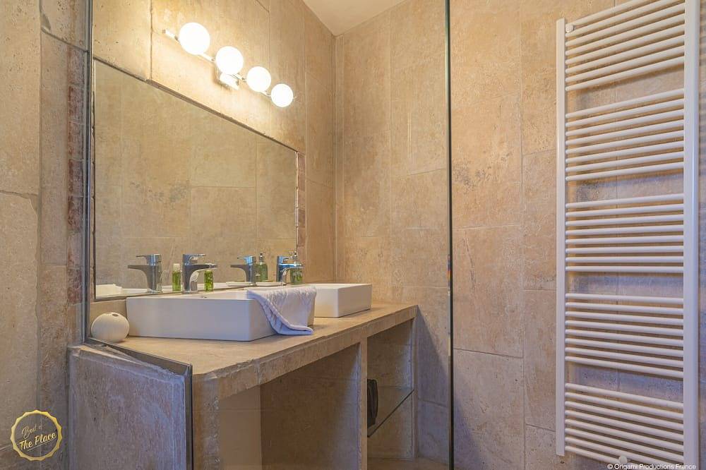 La Tour, 3 Schlafzimmer, 6 Personen in Paradou, Arles und Umgebung