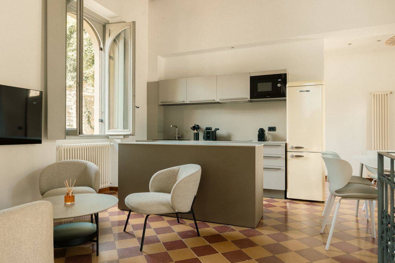 Ganze Wohnung, Ferienwohnung für 6 Personen mit Balkon/Terrasse in Laglio, Comer See