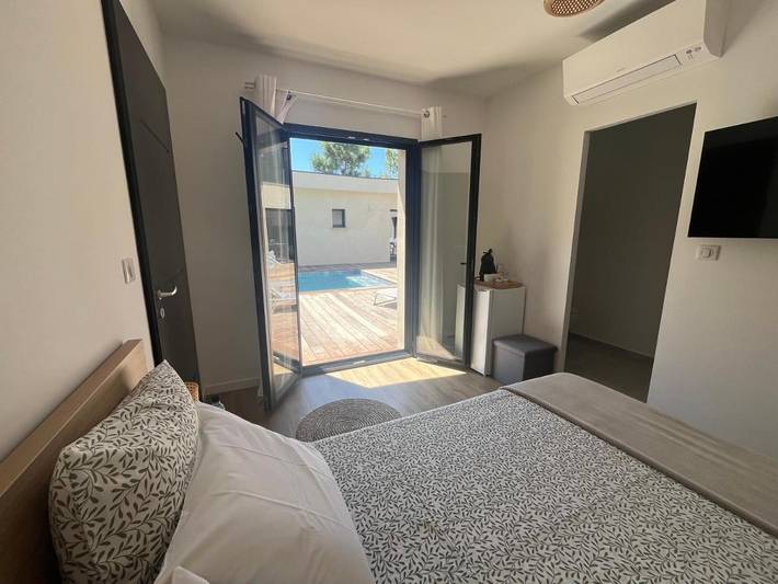 Location de vacances pour 2 personnes, avec jardin ainsi que piscine et terrasse dans Sainte-Lucie de Porto-Vecchio - 4