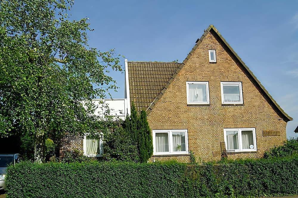 Ganze Wohnung, Jordan - Fw Og - Allergikerfreundliche Ferienwohnung mit Balkon in Wyk auf Föhr, in Wyk auf Föhr (Stadt), Wyk auf Föhr