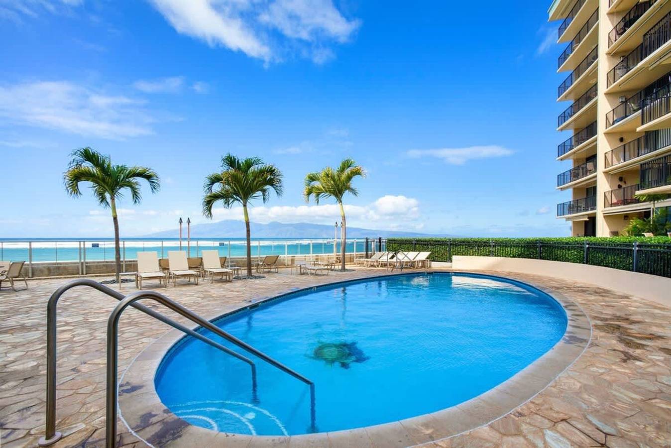 Entire apartment, Spacious Oceanfront Hideaway   Ground-Level Paradise in Kahana, Napili-Honokowai