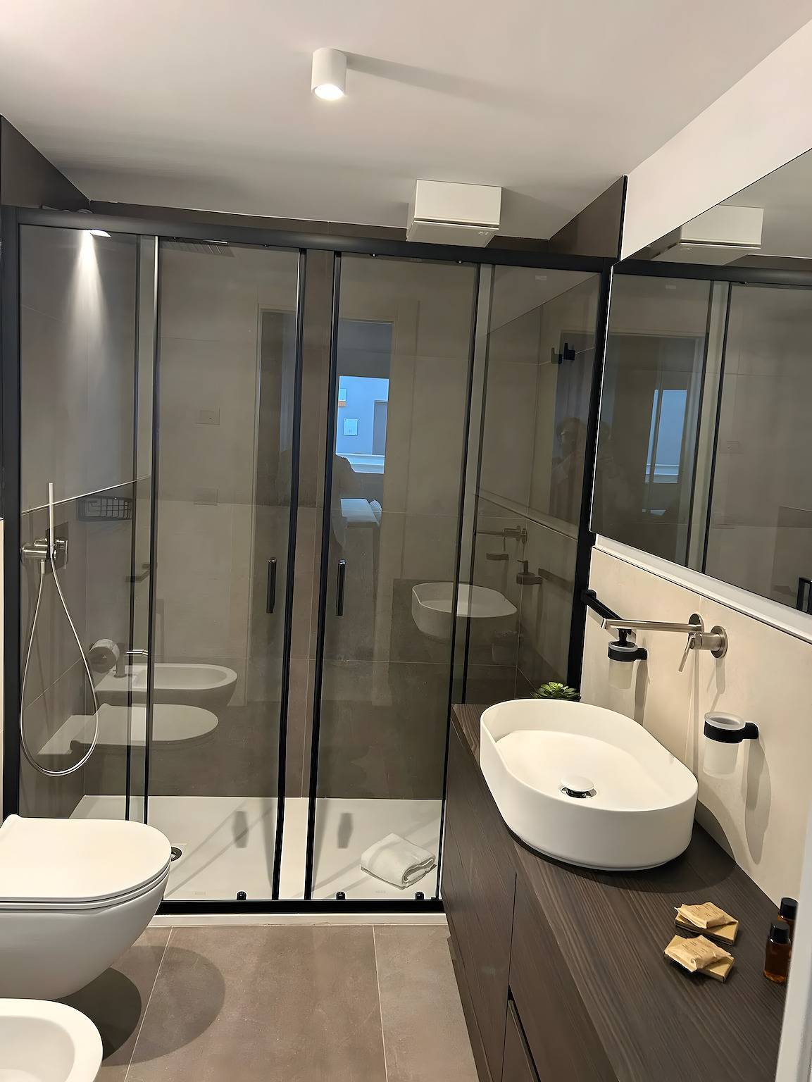 Appartement 'Luxury Room' avec vue sur la mer, Wi-Fi et climatisation in Bari, Province de Bari