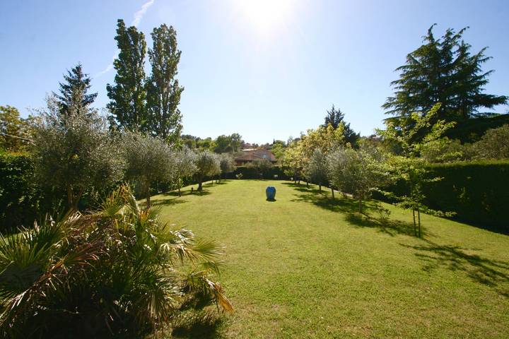 Gîte pour 9 personnes, avec piscine, adapté aux familles à Salernes - 4