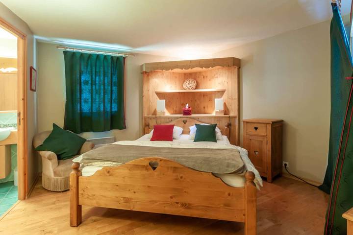 Ganze Ferienwohnung, Ploche 6 Beautiful duplex sleeps 10 in the centre of Morzine in Morzine, Les Portes du Soleil