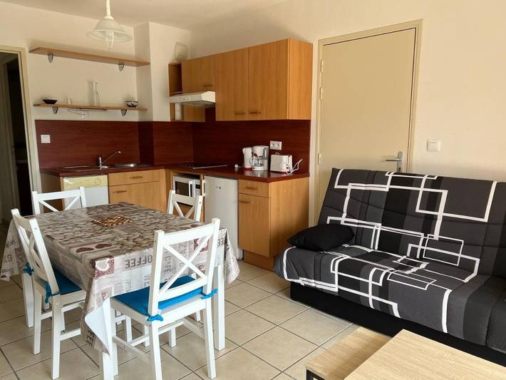 Gîte pour 4 personnes, avec vue et balcon à Trébas