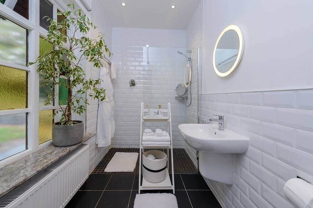 Caragh Lake House - Lakefront Escape and Sauna in Caragh, County Kerry