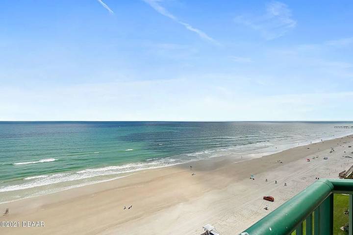 Vacation rental for 8 people, with hot tub and balcony in Daytona Beach Shores