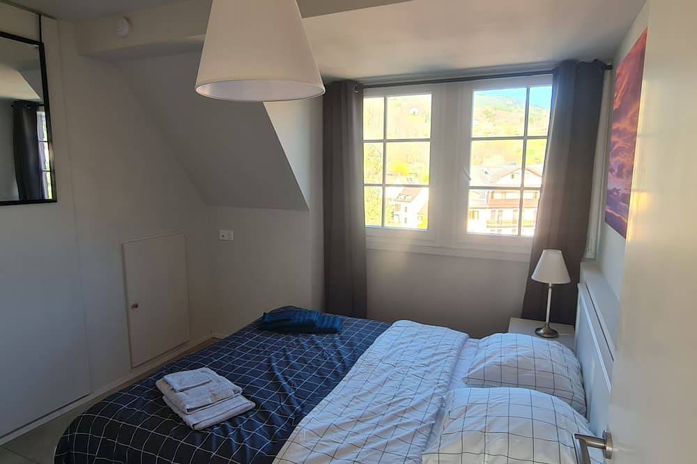 Appartement entier, Appartement Neuf, Vue à 85 Km sur la Forêt Noire. Animal De Compagnie Accepte. in Thannenkirch, Parc naturel régional des Ballons des Vosges