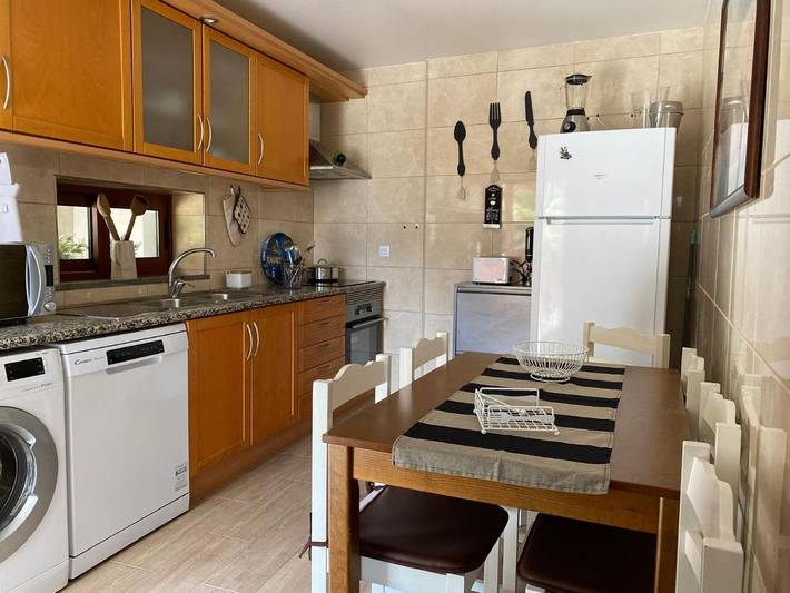 Location de vacances pour 6 personnes, avec terrasse ainsi que vue et piscine à Porto da Cruz - 4