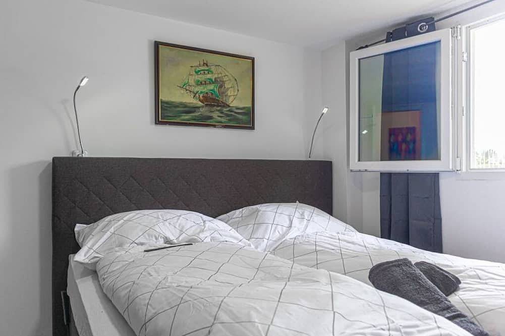 Charming Villa Stay for 2 with Lush Garden Access in Floridsdorf, Wien