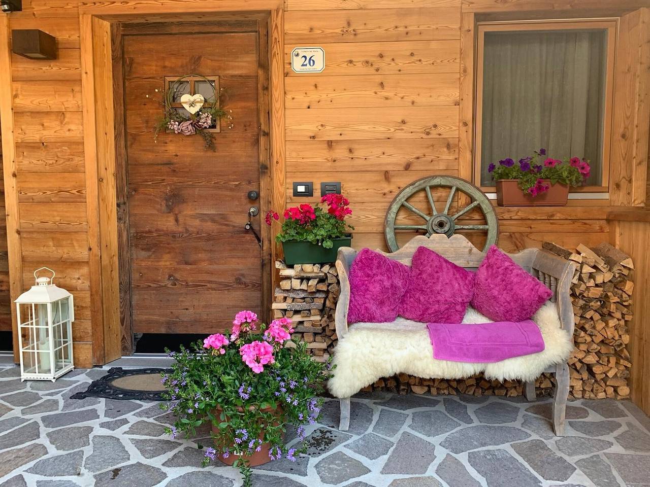 Entire apartment, Apartment 'Rita' with Mountain View, Private Garden and Wi-Fi in Pozza di Fassa, San Giovanni di Fassa