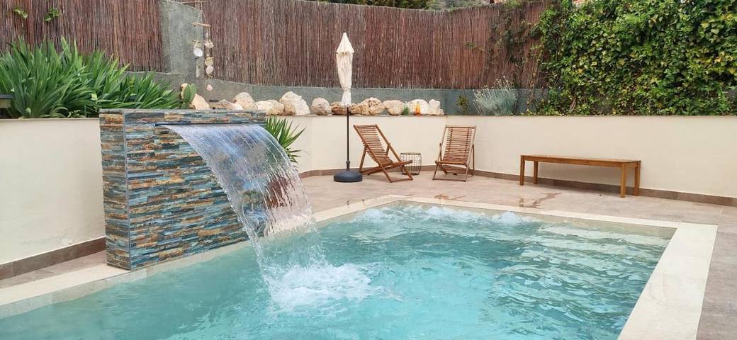 Apartamento de vacaciones para 5 personas, con piscina además de vistas y jardín, Se admiten mascotas en Vega de Granada