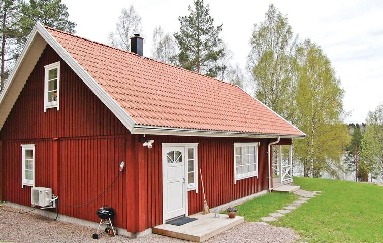 Hus för 5 Personer med trädgård in Värmland