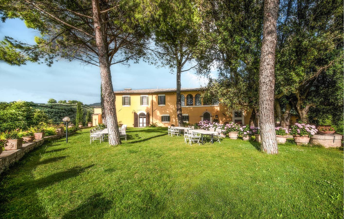 Accogliente appartamento con piscina, giardino e WiFi - a 2,5 km dal fiume Topino in Foligno, Perugia e dintorni