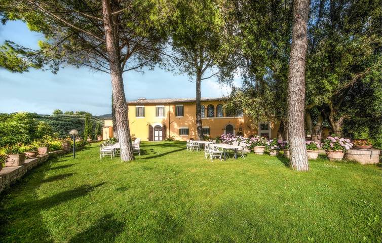 Gemütliche Ferienwohnung mit Pool, Garten und WLAN – 2,5 km zum Fluss Topino in Foligno, Perugia Provinz