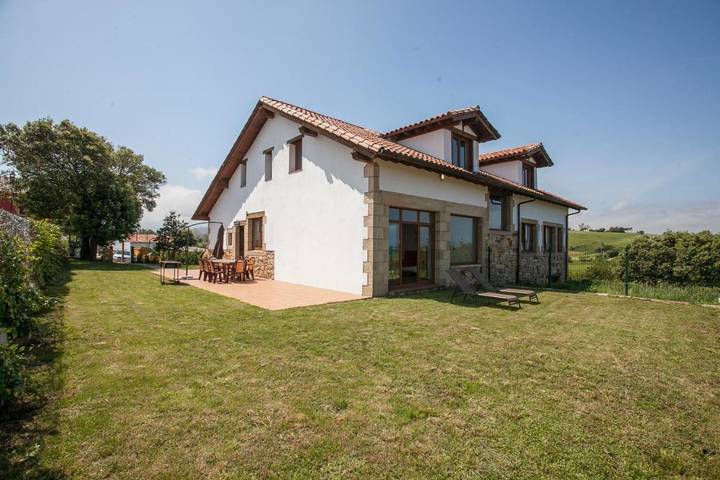 Casa rural para 8 personas, con Balcón y Terraza además de Jardín y Vistas en Val de San Vicente - 4