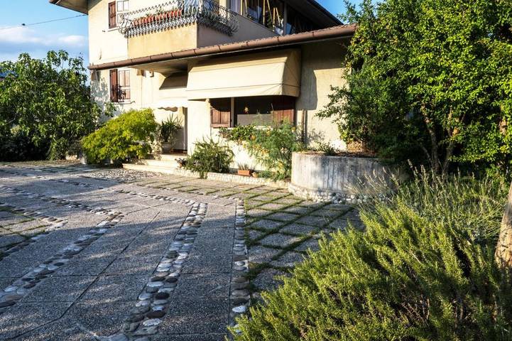 Appartamento per 5 persone, con Terrazza e Giardino nonché Panorama a Pieve di Soligo