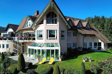 Ferienhaus für 5 Personen, mit Balkon und Whirlpool sowie Sauna in Schluchsee