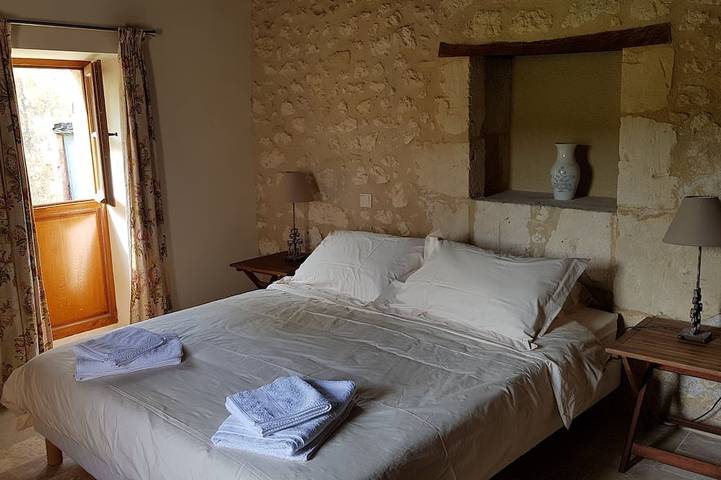 Location de vacances pour 10 personnes, avec jardin et terrasse à Saint-Martin-des-Combes - 2