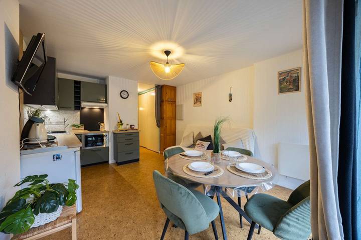 Ganze Ferienwohnung, 2-bedroom apartment for 4 in the heart of Saint-Lary-Soulan in Saint-Lary-Soulan, Nationalpark Pyrenäen