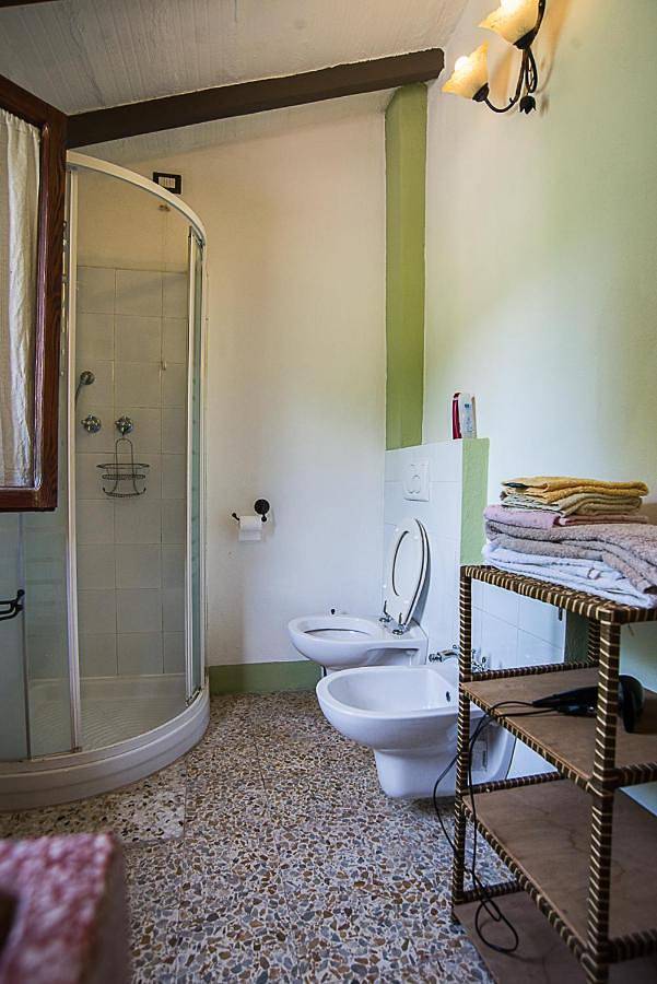 Gîte pour 5 personnes, avec piscine et jardin, animaux acceptés à Barga - 2