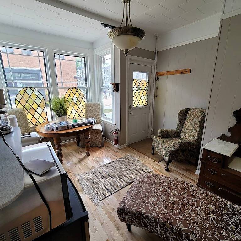 Ganze Wohnung, Carter's Beach Suite. Cozy 2some, kitchen, priv. entrance, center Liverpool. in Region of Queens Municipality, Queens County